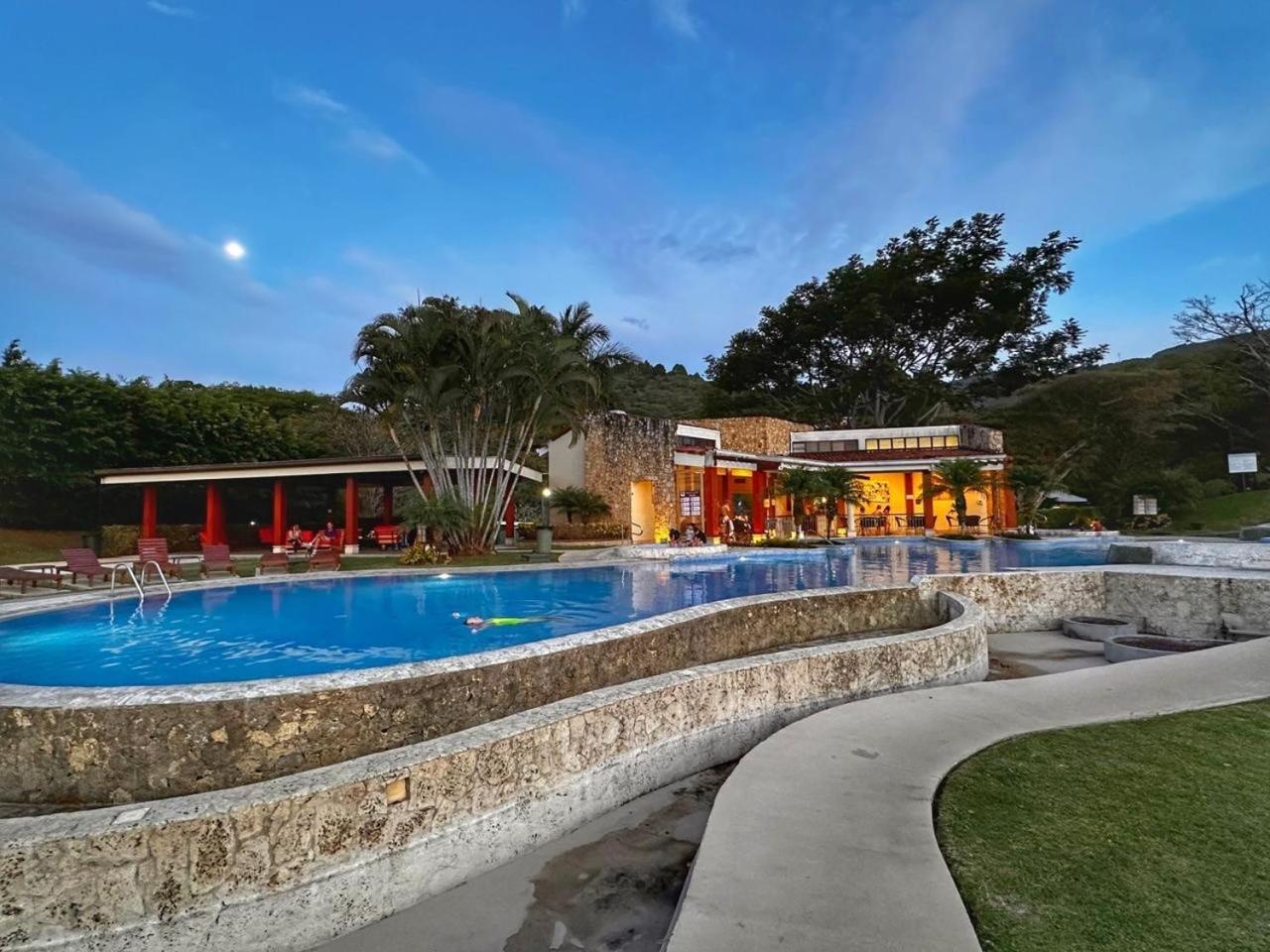 Cr Mariposa Rentals Comfortable Penthouse, Ac, Pool, Gym, Tennis Санта Ана Екстериор снимка