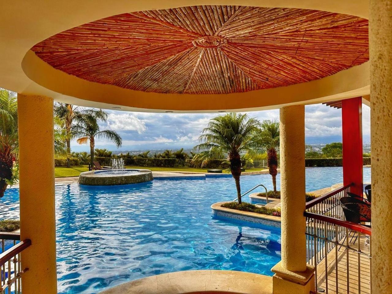 Cr Mariposa Rentals Comfortable Penthouse, Ac, Pool, Gym, Tennis Санта Ана Екстериор снимка